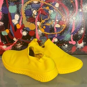 Vibrant Yellow Slip-On Athletic Shoes with Mesh Upper